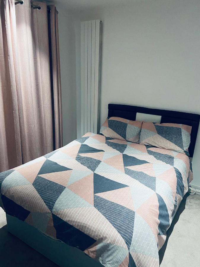 Large Double Room Overlooking The Thames Лондон Екстер'єр фото